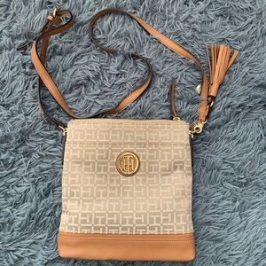 Tommy Hilfiger crossbody